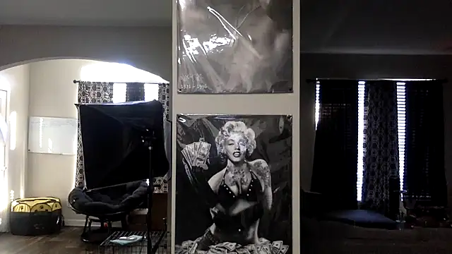 Snapshot of KingDerRico chatting on December 19, 2025, 7:32 pm KingDerRico online show from December 19, 2025, 7:32 pm