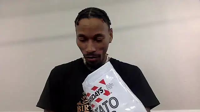 Snapshot of KingDerRico chatting on December 23, 2025, 3:37 am KingDerRico online show from December 23, 2025, 3:37 am