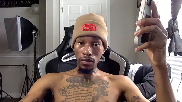 Snapshot of KingDerRico chatting on February 5, 2026, 6:34 pm KingDerRico online show from February 5, 2026, 6:34 pm