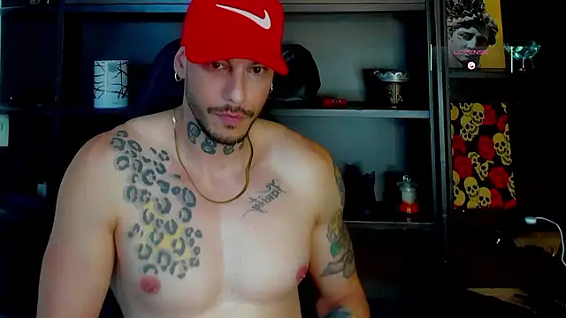 Snapshot of RickG_Oficial chatting on January 5, 2026, 9:18 pm RickG Oficial online show from January 5, 2026, 9:18 pm