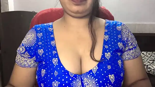 Snapshot of Gulaboo_bhabi chatting on July 15, 2026, 5:29 pm Gulaboo bhabi online show from July 15, 2026, 5:29 pm
