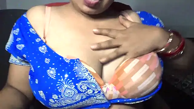 Snapshot of Gulaboo_bhabi chatting on July 19, 2026, 11:30 pm Gulaboo bhabi online show from July 19, 2026, 11:30 pm