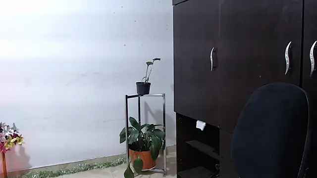 Snapshot of Zoe--khalL chatting on December 3, 2025, 1:02 am Zoe--khalL online show from December 3, 2025, 1:02 am