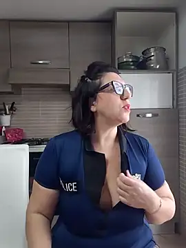 Snapshot of carolyne2023 chatting on January 14, 2026, 8:20 am carolyne2023 online show from January 14, 2026, 8:20 am