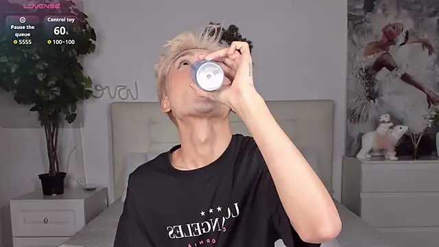 Snapshot of Felix_Rey chatting on December 17, 2025, 5:52 pm Felix Rey online show from December 17, 2025, 5:52 pm