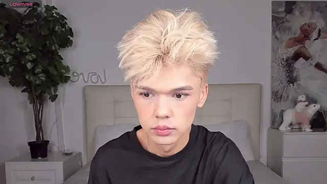 Snapshot of Felix_Rey chatting on December 19, 2025, 7:21 pm Felix Rey online show from December 19, 2025, 7:21 pm