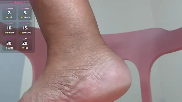 Snapshot of Kitty_Mifl chatting on December 3, 2025, 3:21 pm Kitty Mifl online show from December 3, 2025, 3:21 pm