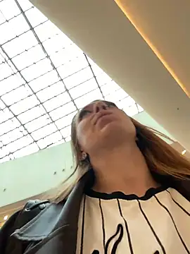 Sweet   Emily online show from October 13, 2025, 12:27 pm