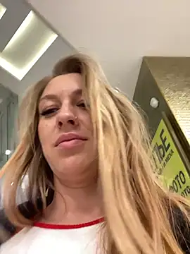 Sweet   Emily online show from October 14, 2025, 1:45 pm