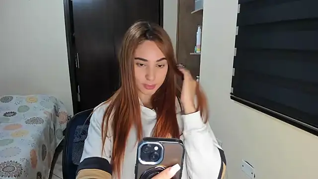 Amy Walker online show from October 3, 2025, 4:37 pm