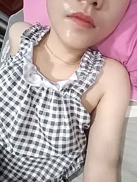 2 sex online show from April 17, 2026, 4:32 pm