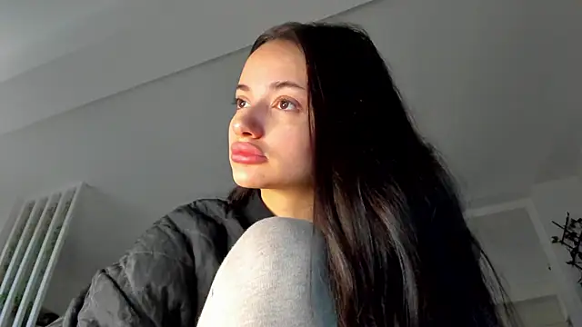 IreneVON online show from January 3, 2025, 5:06 am