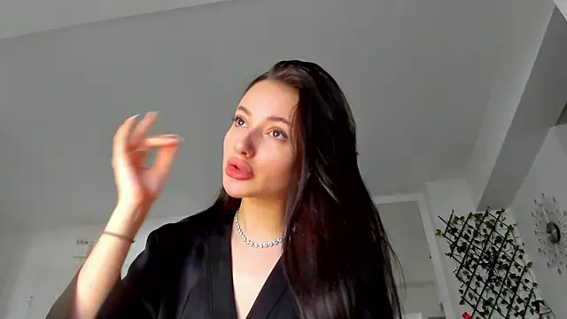 IreneVON online show from January 15, 2025, 8:51 am