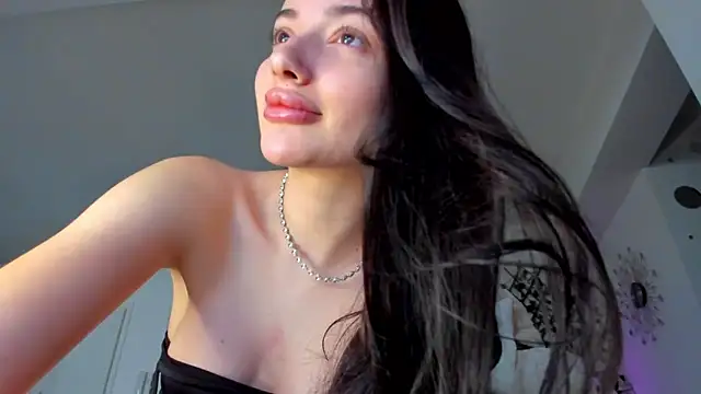 IreneVON online show from February 5, 2025, 8:32 am