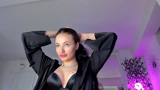 IreneVON online show from February 7, 2025, 6:24 am