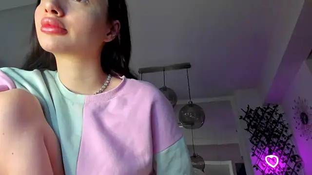 IreneVON online show from February 12, 2025, 5:58 am