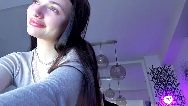 IreneVON online show from February 25, 2025, 3:27 pm