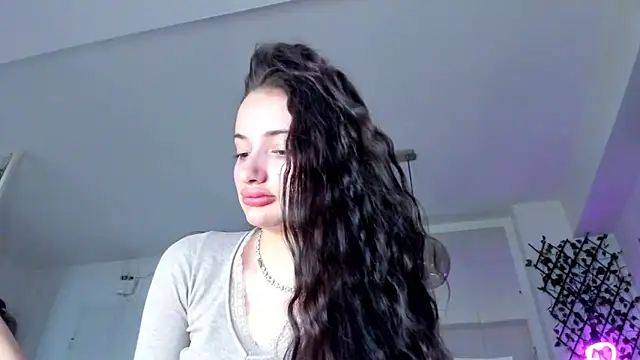 IreneVON online show from March 7, 2025, 3:28 pm