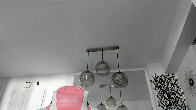 IreneVON online show from March 21, 2025, 5:43 am