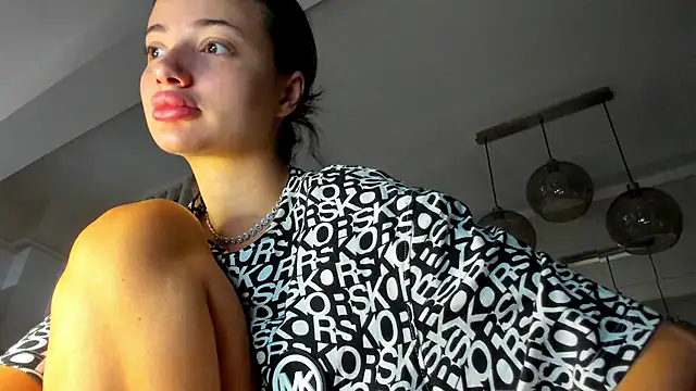 IreneVON online show from September 17, 2025, 4:14 am