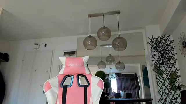 Snapshot of IreneVON chatting on February 27, 2026, 5:18 am IreneVON online show from February 27, 2026, 5:18 am