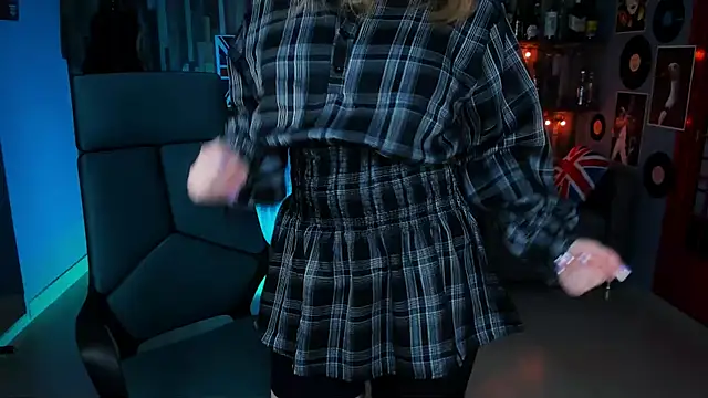 FioraMarmoris online show from January 18, 2025, 9:02 am