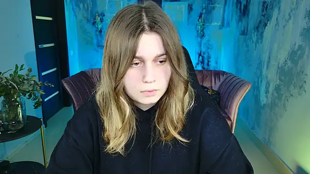 FioraMarmoris online show from February 27, 2025, 1:07 pm