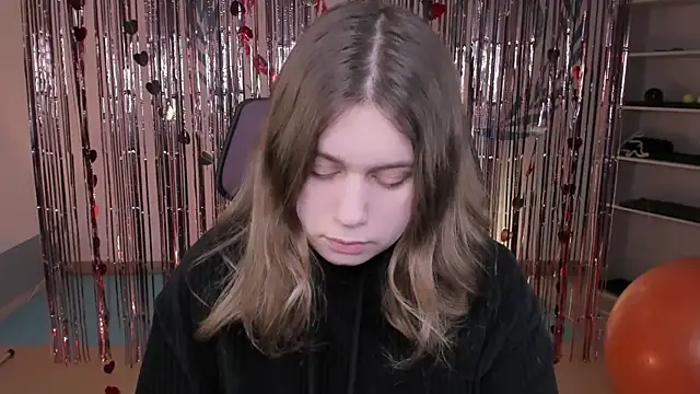 FioraMarmoris online show from March 16, 2025, 6:20 am