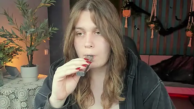 FioraMarmoris online show from October 23, 2025, 1:32 pm