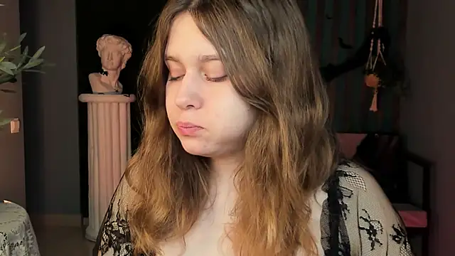 FioraMarmoris online show from October 31, 2025, 5:19 am