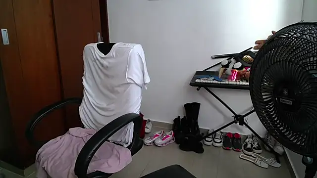 Snapshot of venelope1 chatting on November 27, 2025, 8:00 pm venelope1 online show from November 27, 2025, 8:00 pm