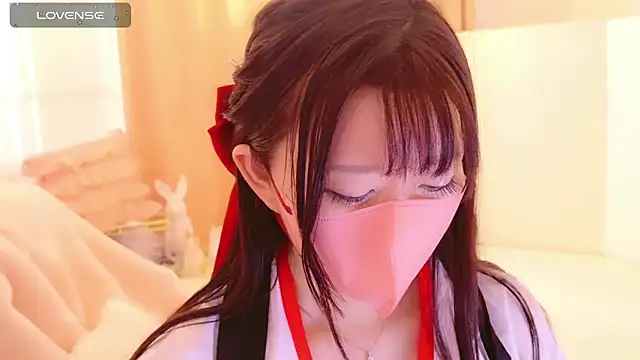 maii- online show from February 23, 2025, 11:47 pm