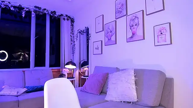 Bella ev online show from February 5, 2026, 5:01 am