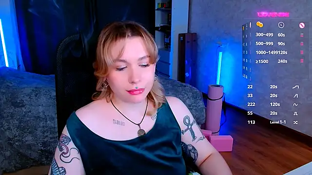 Snapshot of Blueberry-baby chatting on December 6, 2024, 11:14 pm Blueberry-baby online show from December 6, 2024, 11:14 pm