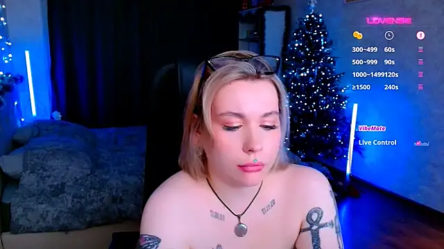 Snapshot of Blueberry-baby chatting on January 12, 2025, 6:38 pm Blueberry-baby online show from January 12, 2025, 6:38 pm