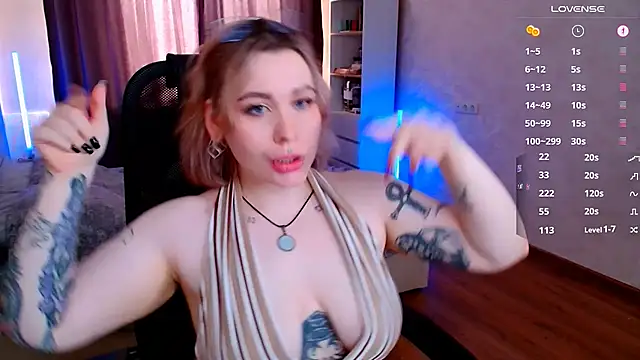 Snapshot of Blueberry-baby chatting on February 14, 2025, 10:49 am Blueberry-baby online show from February 14, 2025, 10:49 am