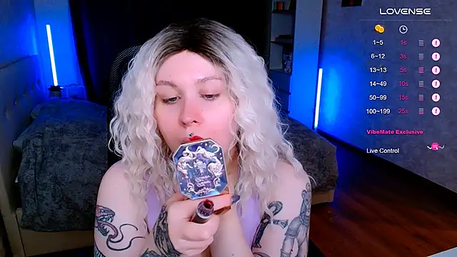 Snapshot of Blueberry-baby chatting on December 4, 2025, 8:17 pm Blueberry-baby online show from December 4, 2025, 8:17 pm