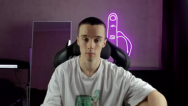 Snapshot of MasonWarholl chatting on January 8, 2025, 7:55 am MasonWarholl online show from January 8, 2025, 7:55 am