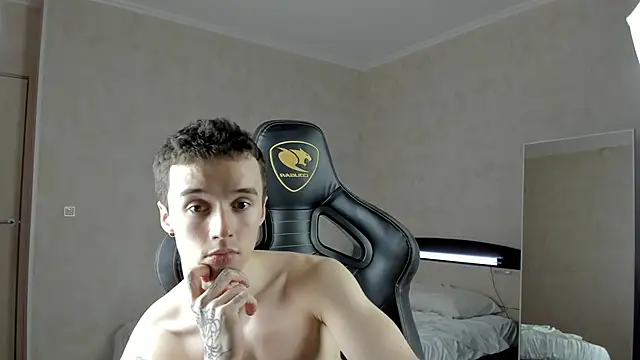 Snapshot of MasonWarholl chatting on February 9, 2025, 11:46 pm MasonWarholl online show from February 9, 2025, 11:46 pm