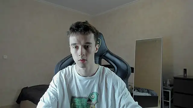 Snapshot of MasonWarholl chatting on March 20, 2025, 10:07 pm MasonWarholl online show from March 20, 2025, 10:07 pm