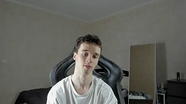 Snapshot of MasonWarholl chatting on March 21, 2025, 7:22 am MasonWarholl online show from March 21, 2025, 7:22 am