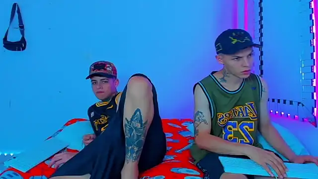 HOT boy2025 online show from December 18, 2024, 2:10 am