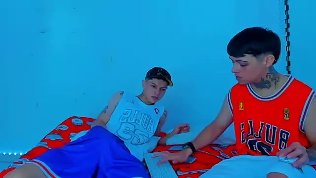 HOT boy2025 online show from January 8, 2025, 4:22 pm