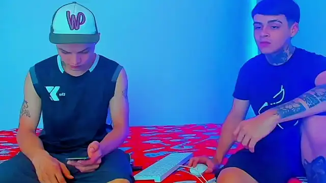 HOT boy2025 online show from March 9, 2025, 8:42 pm