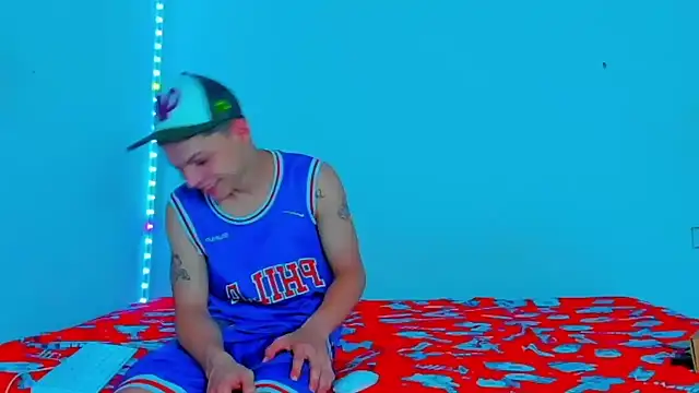 HOT boy2025 online show from March 16, 2025, 11:14 pm