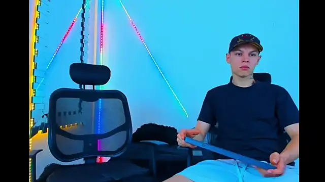 HOT boy2025 online show from September 18, 2025, 4:14 am