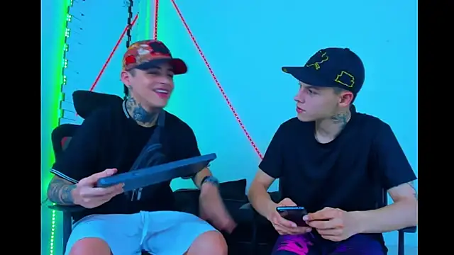 HOT boy2025 online show from September 25, 2025, 5:05 pm