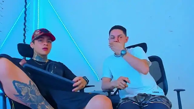 HOT boy2025 online show from October 16, 2025, 5:41 am