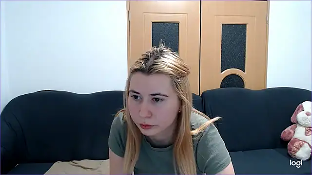 VioletaFlower7 online show from March 11, 2025, 5:24 pm