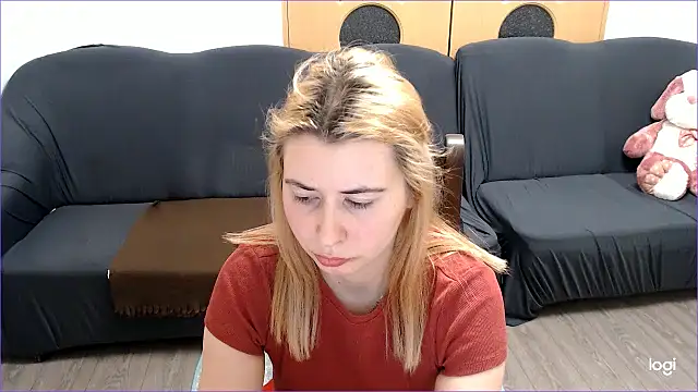 VioletaFlower7 online show from March 17, 2025, 4:43 pm